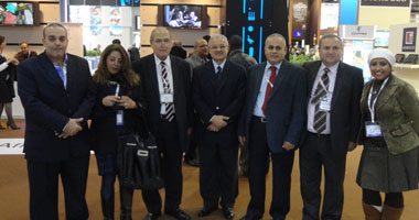 زعزوع يتفقد الجناح المصرى المشارك فى بورصة لندن السياحية