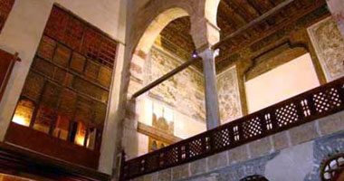 رحيل الشاعر حسن عقل فى باريس واستعدادات لدفنه فى مصر