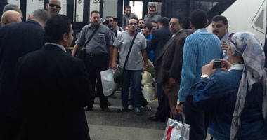 شبح الترحيل يطارد العمالة المصرية بالخارج..2 مليون مهددون بالعودة من ليبيا بسبب أعوان القذافى..والحكومة تنقذ نصف مليون عامل بالأردن بسبب الغاز..وتنهى 60 مليون دولار كانت معلقة منذ 22 عاماً فى العراق