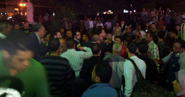 وقفة احتجاجية للعاملين بمدينة الأبحاث ببرج العرب