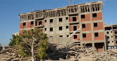 عمال هيئة القناة بالسويس ينتقدون التمييز فى توزيع الوحدات السكنية 