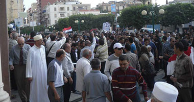 متظاهرون يحاولون اقتحام مقر "الحرية والعدالة" بطنطا