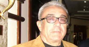  أبو العز يتقدم بأوراق الترشيح  لـ"المدير التنفيذى" بالجبلاية