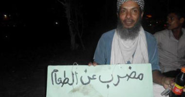 مضرب عن الطعام بميدان التحرير: الثورة لم تكتمل