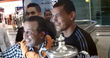 بالصور.. لحظات وصول الزمالك مطار القاهرة