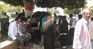 استمرار المظاهرات الفئوية بالمحافظات.. عمال "وبريات سمنود" يواصلون الإضراب لعدم صرف أجورهم.. واعتصام عمال وحدة محلية بالغربية لإقالة رئيسها.. وتجمهر لسائقين أمام محافظة المنوفية لإلغاء التراخيص