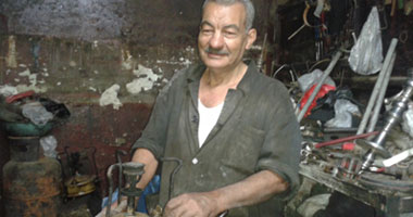 مصائب الأنابيب عند أقدم سمكرى باجـور فى باب الشعرية.. "فوائـد"