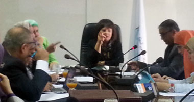 وزيرة البيئة تطالب بنشر الوعى البيئى ومحو الأمية 