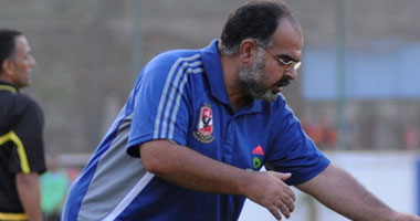 الأهلى يحسم مصير طبيب الفريق خلال توقف الدورى