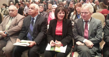 الخميس المقبل.. وزيرة البيئة تناقش الزيادة السكانية 