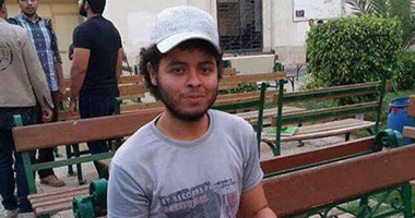 والدة محمد رضا تنضم لوقفة طلاب هندسة القاهرة اعتراضا على أحداث أمس 