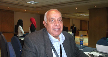 تكريم كلية "طب أسنان الأزهر" فى مؤتمر دولى عن الجراحة