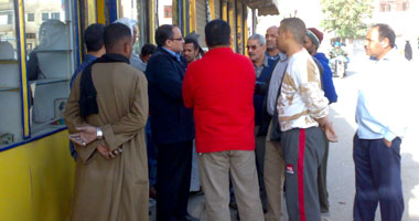 اعتصام مستأجرى البازارات السياحية بفندق فى الغردقة