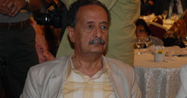 حلمى شعراوى: الذين هاجموا السفارات المصرية هم أحباب مصر