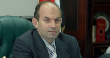 رئيس جهاز الاتصالات يفشل فى إعادة هاتف ابنه