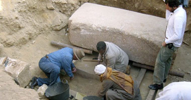 العثور على تابوت جرانيتى وبداخله بقايا مومياء الملكة شيشتى