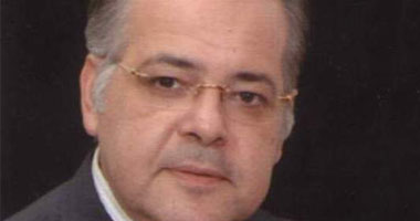 منتجو مستحضرات التجميل يطالبون "شفيق" بحل مشاكلهم 