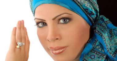 لأن النظرى وحده لا يكفى.. فاطمة اتخرجت من تجارة وعملت ماجستير واشتغلت مذيعة..  الموضوع إمكانيات مش موهبة
