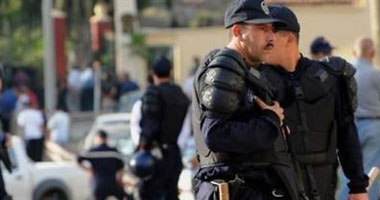 الجيش الجزائرى يقتل شابًّا ويصيب آخر بالخطأ