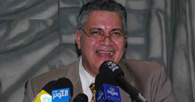دعوى قضائية لعدم التمديد للموظفين فوق سن المعاش 