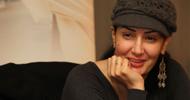 «غادة عبدالرازق» بعد ضجّة فيلمها الأخير:أنا مش محتاجة أقلع هدومى عشان أعرّف الناس إنى حلوة لكن شخصيتى فى «بون سواريه» كانت لازم تبقى SEXY 