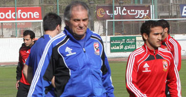 كواليس غرفة الملابس.. لاعب الأهلى يروى دور جوزيه النفسى فى الانتصارات