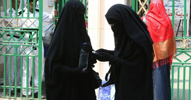 أوكازيون سلفى 20% على المواد الغذائية والمواصلات لدعم المنتقبات.. داعية سلفى: حملة دعم النقاب بدأت فى مستشفيات بتخفيض ثمن الكشف للمنتقبة.. وحملة امنعوا النقاب ترد: يضحكون على عقول المواطنين
