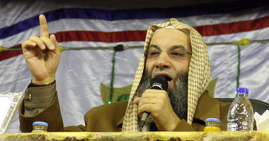 الشيخ محمد حسان يصرخ من فوق المنبر قبل ساعات من العصيان: على كل موظف "مسلم" النزول إلى العمل غدا ولو كان يوم إجازته.. ويقول: وددت لو صرخت فى وجه كل مصرى فيفيق ويعلم أن السفينة لو غرقت لغرقنا جميعا