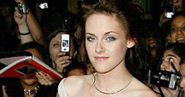 بالصور.. بطلة فيلم Twilight تقود حملة لعطور "بالينكياغا باريس"