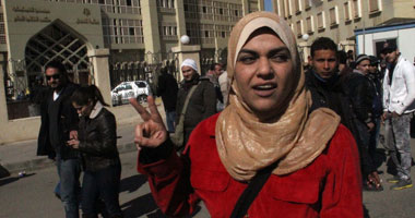 نشطاء سياسيون لمعتقلى السويس: عليكم الاستمرار فى الإضراب