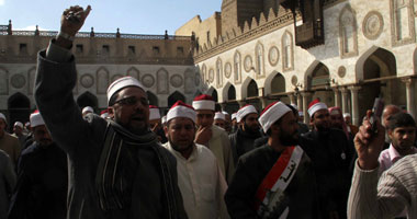 مسيرة تتجه من الأزهر للتحرير للمشاركة فى "تسليم السلطة"