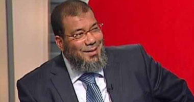 أشرف ثابت: الإسلاميون يهاجمون النور لموافقته على الدستور