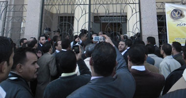 مظاهرة لمحامى أسيوط احتجاجا على تعدى ضباط على زميلهم بقسم الشرطة