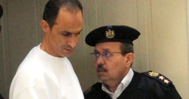 مطالب بضم  "جمال وسوزان وعز" لقضية قتل المتظاهرين 