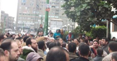 النقابة العامة للعمال السياحيين تنظم وقفة احتجاجية بالغردقة