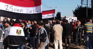 تحالف ثوار مصر يدعو لمسيرات يومية ويؤجل الاعتصام