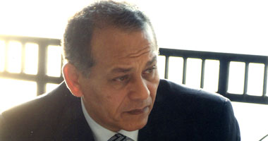 السادات يطالب الحكومة بمواجهة إهدار المال العام بـ"البترول"