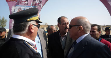 بالصور محافظ شمال سيناء يطالب الأهالى بالإقبال على التصويت 