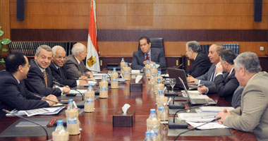 "العاملين بالوزراء" تحمّل الحكومة مسئولية الأحداث الجارية