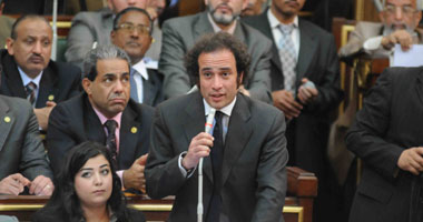 اجتماع للقوى السياسية للتوافق على مبادرة الخروج من الأزمة بمقر الحرية والعدالة