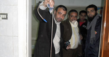 تجمهر العشرات بالمستشفى الجامعى احتجاجا على إهمال المرضى 