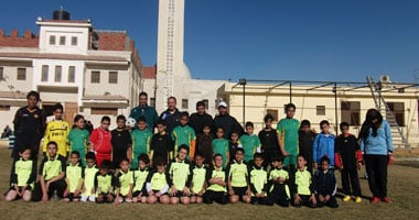 افتتاح أول مدرسة لتعليم الكرة داخل مسجد 