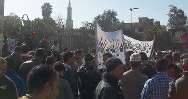 مشاجرة بالتحرير بين الباعة وأفراد اللجان الشعبية 