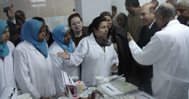 محافظ قنا يفتتح مشروع تطوير الألبان بالخطارة