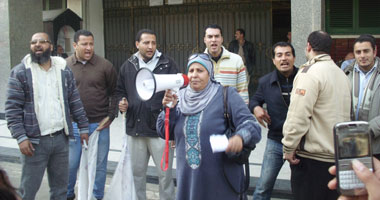 بالصور.. اعتصام معلمى المكافأة الشاملة بالغربية لتجاهل مطالبهم