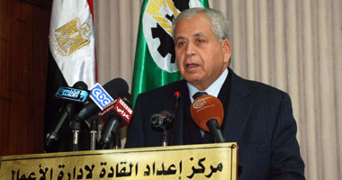 بدء الاجتماع المغلق لشباب جبهة الإنقاذ لإعداد لتظاهرات الجمعة المقبل 