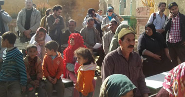 الإحصاء: 52 ألف مواطن يعيشون فى "عشش" و 2300 بـ"المقابر"