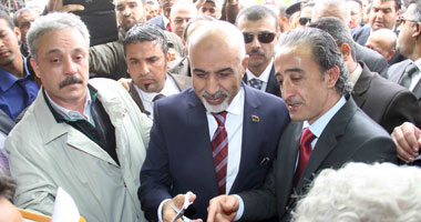 بالصور.. "المقريف": منعت من دخول مصر قبل ثورتها وكتبى لم تمنع ونلاحق "فلول" النظام الليبى فى مصر ووزير ثقافة ليبيا يصف الكتاب الأخضر "بالهراء" وينفى وجوده بمعرض الكتاب