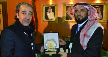 وزير الثقافة الليبى يزور الجناح السعودى بمعرض للكتاب