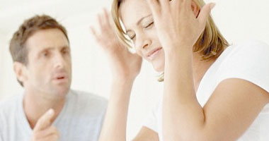 كيف تتعاملين مع زوجك البخيل وتخلصينه من هذه العادة؟